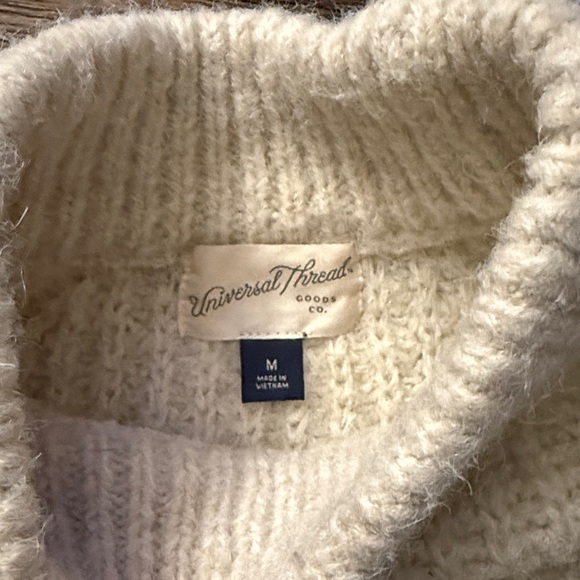 Universal Thread Thick Cream Knit Mock Neck Sweater Medium - Picture 8 of 10